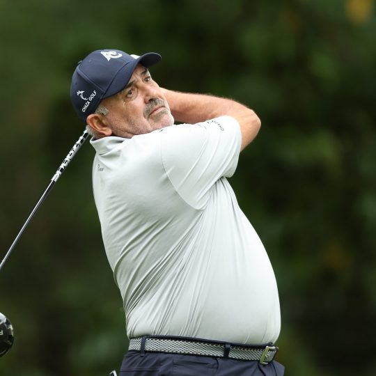 ISPS HANDA Senior Open 2025 - Round One SUNNINGDALE, ENGLAND - JULY 24: Angel Cabrera of Argentina in action during the first round of the ISPS HANDA Senior Open 2025 at Sunningdale Golf Club on July 24, 2025 in Sunningdale, England. (Photo by Luke Walker/Getty Images)